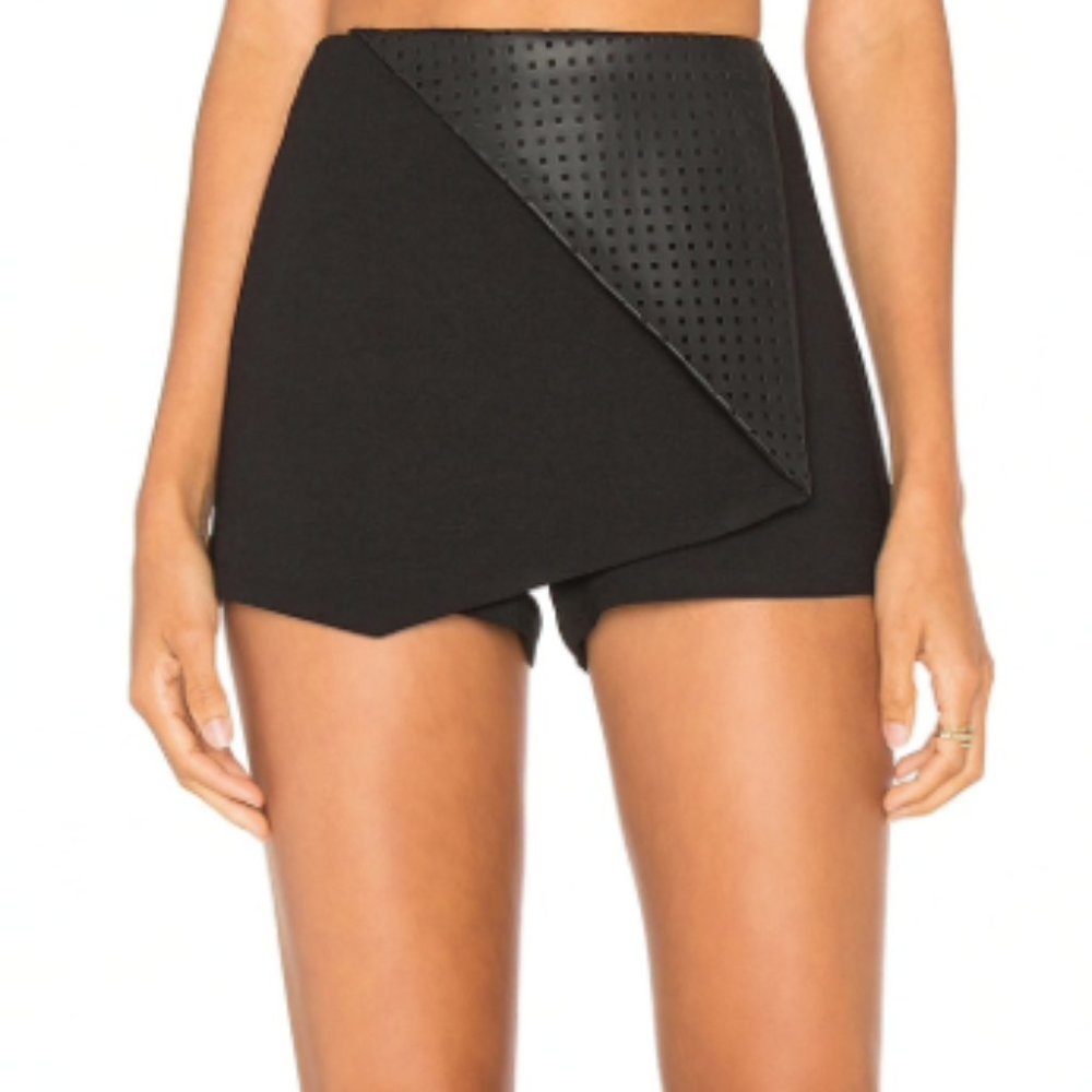 BCBGeneration l Black Mini Skort Size 6